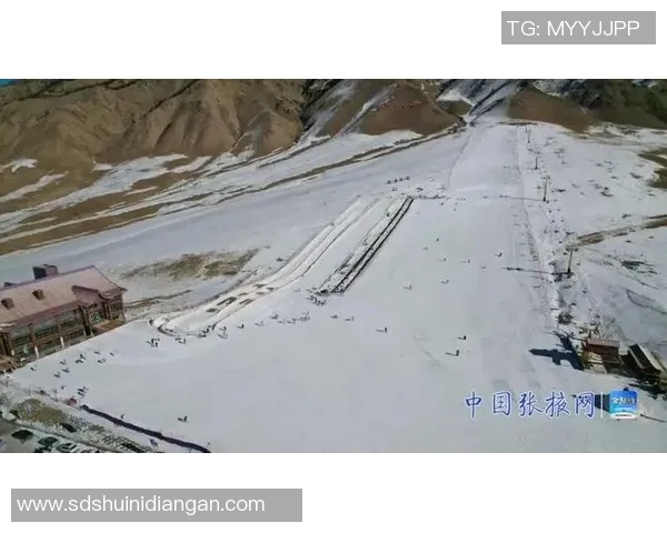 恩施的冬季,真的只能看山看水?滑雪场早就等你来撒野了! 恩施的冬季,真的只能看山看水?滑雪场早就等你来撒野了!